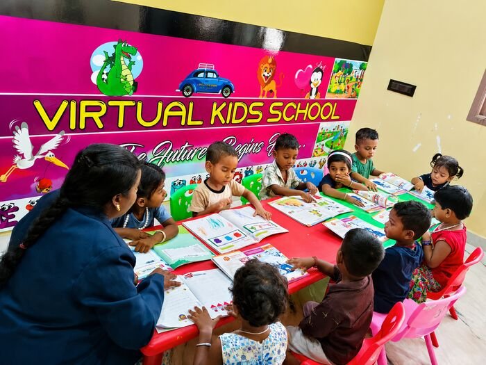 Teacher engaging students at Virtual Kids School